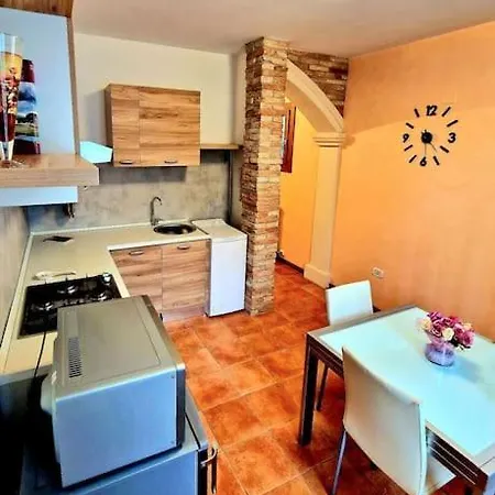 Al Borghetto Di Elena Apartment *
